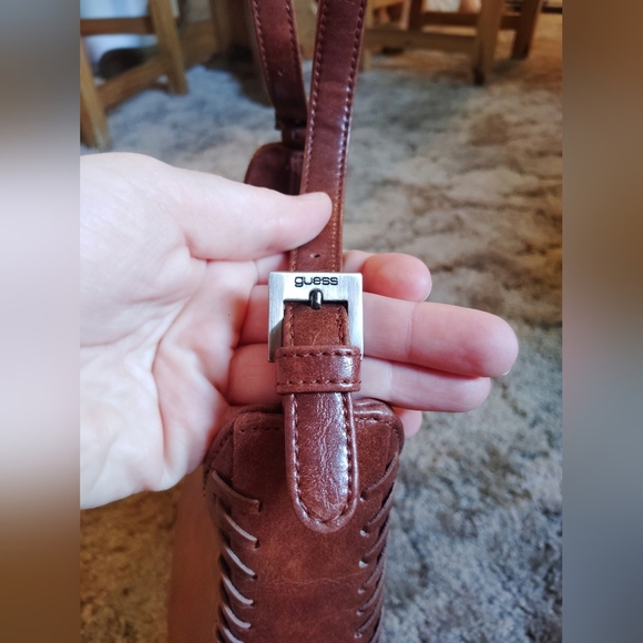 Vintage Guess Brown Leather Women's Bag In New Condition! - Picture 3 of 3